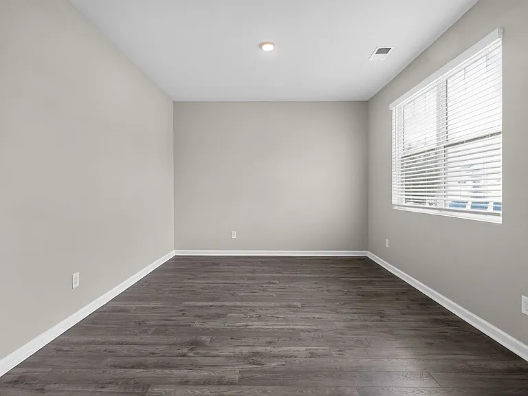 446 Furlough Dr — Photo 12