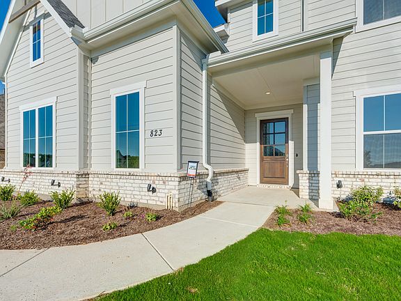 4th image of 823 Big Sky Way