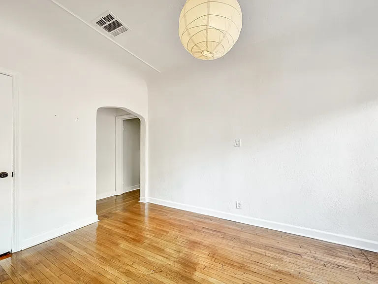 815 N Curson Ave — Photo 11