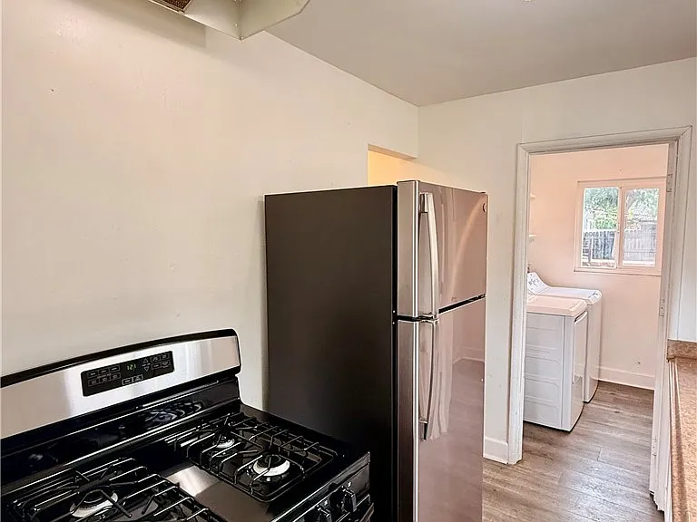 813 E Nocta St — Photo 3
