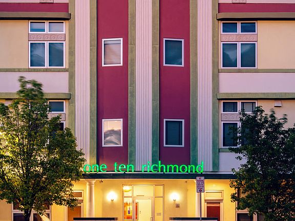 3rd image of 110 Richmond Dr SE Unit 303