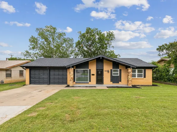 313 Yorkshire Dr, Euless, TX 76040