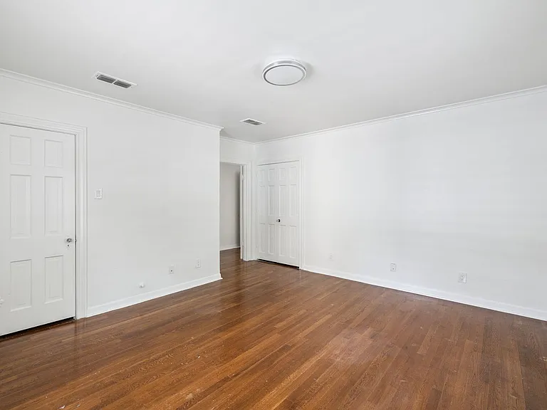 211 College Blvd — Photo 44