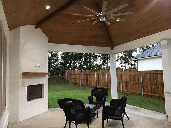 4th image of 208 Cedar Lake Dr