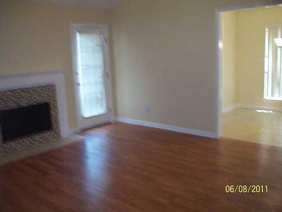 2nd image of 1236 Sandlewood Dr