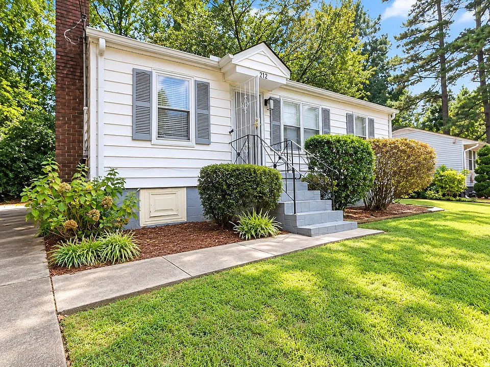 1282 Andrews Dr