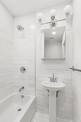 5th image of 75 Pineapple St APT 2B