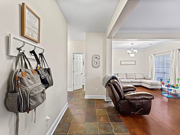 4th image of 493 Forest Lakes Dr