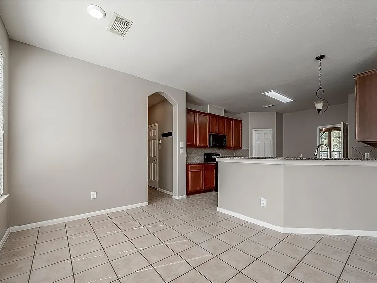 2118 Long Trail Path Ct — Photo 8