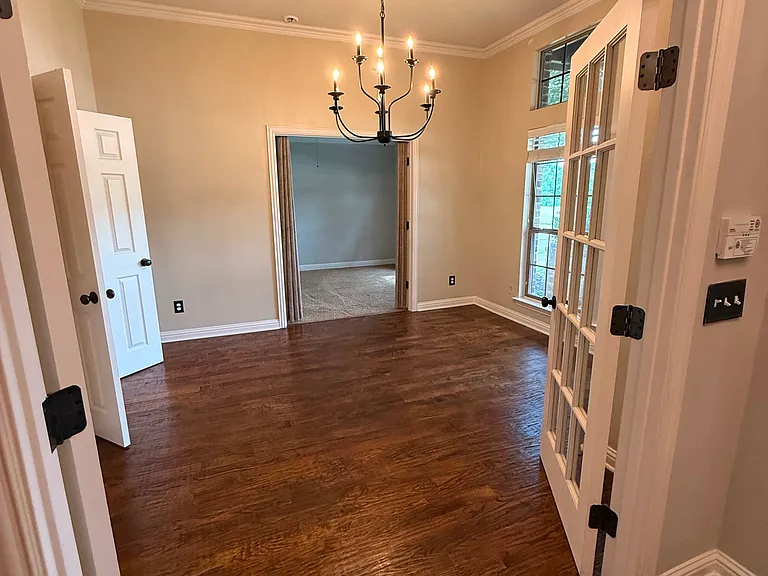 518 Creekside Dr — Photo 15