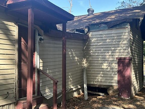 3rd image of 720 Park St