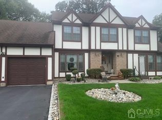 13 Churchill Rd, Edison, NJ 08820