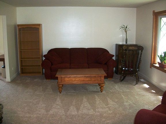4th image of 1066 Churchill Dr
