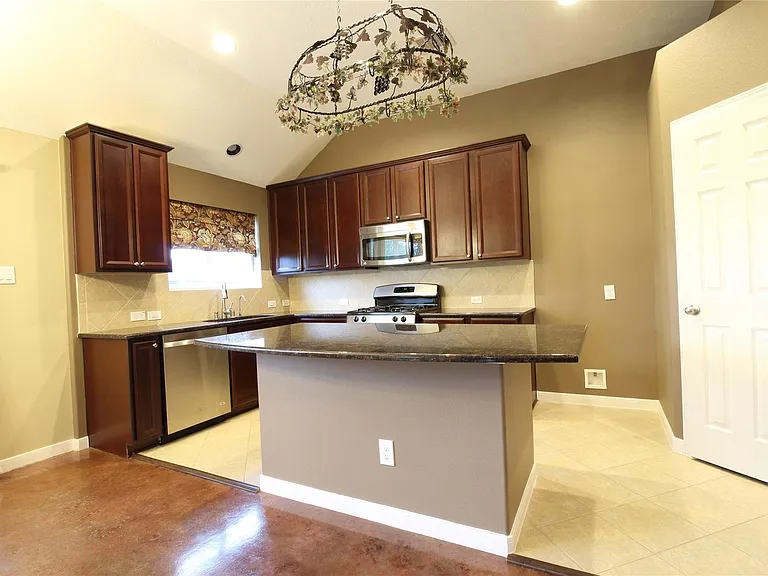 3707 Autumn Branch Ct — Photo 5