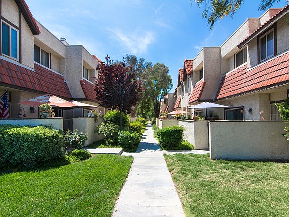 2nd image of 17957 River Cir APT 1
