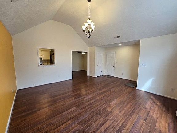 2nd image of 913 Pheasant Run
