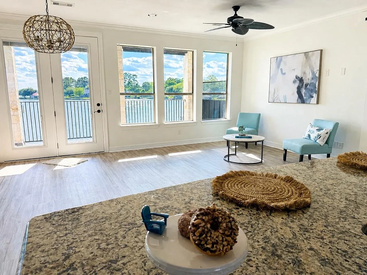 3 bed, 2.5 bath, 1528 sqft, $2,250 — Photo 1