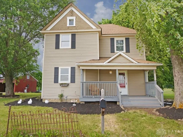 8051 Forney Rd, New Lebanon, OH 45345