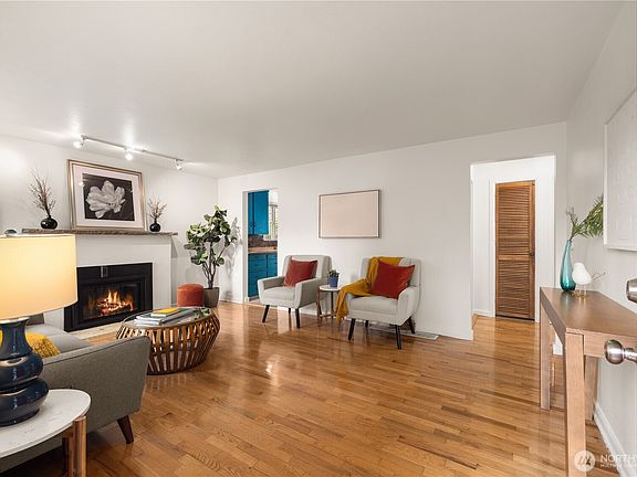 3rd image of 11253 35th Avenue SW