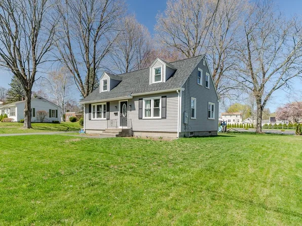 20 McLellan Ln, Greenfield, MA 01301