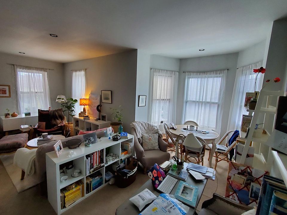 2nd image of 6-12 Blackwood St #216C