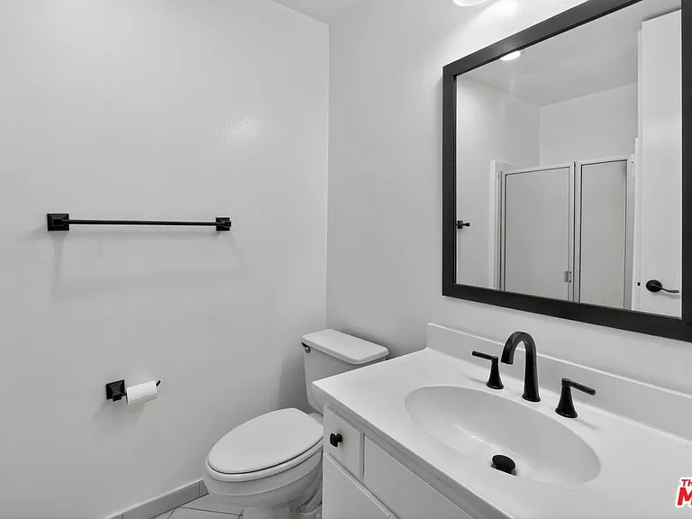 5900 Canterbury Dr #B217 — Photo 21