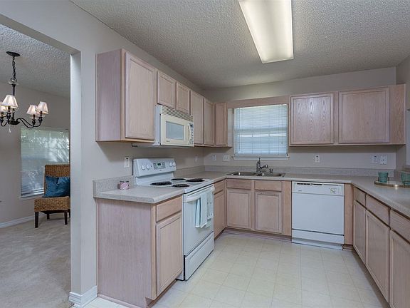 5th image of 3968 Omega St