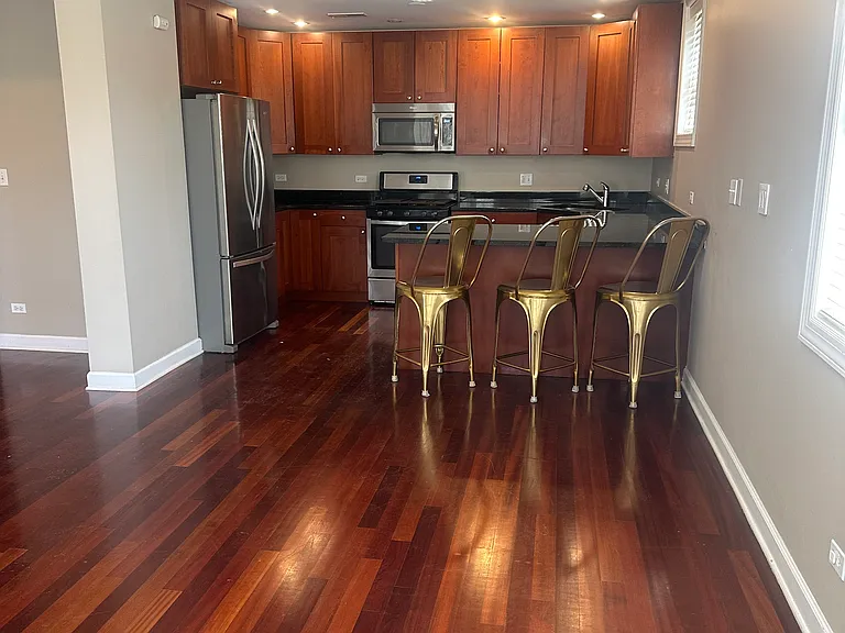 4043 S Drexel Blvd #104 — Photo 3