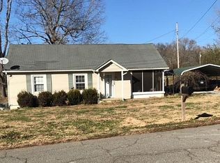 908 N Main St, Saint Joseph, TN 38481