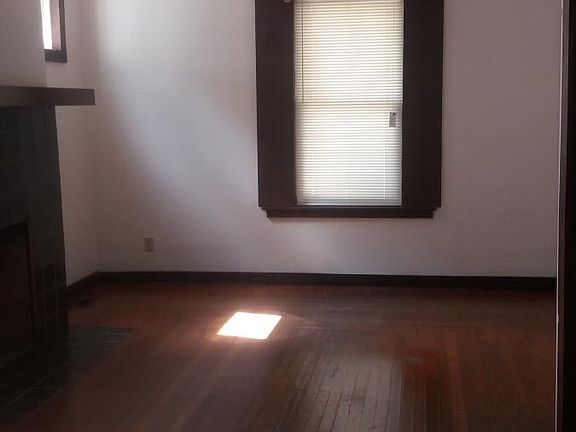 3rd image of 1520 Lee St E #1