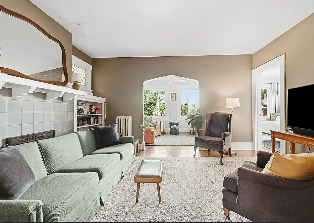 3 bed, 1300 sqft, $1,500 — Photo 1