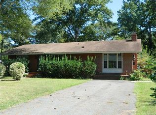 208 Meroyn Dr, Sandston, VA 23150