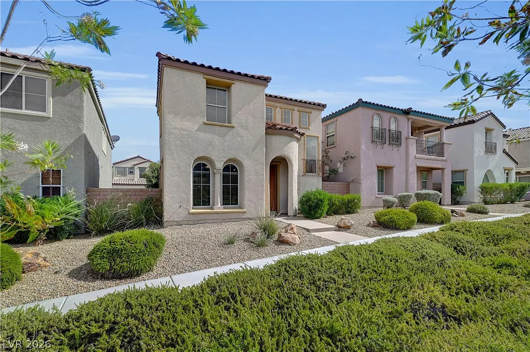 3 bed, 2.5 bath, 1515 sqft, $2,300 — Photo 2