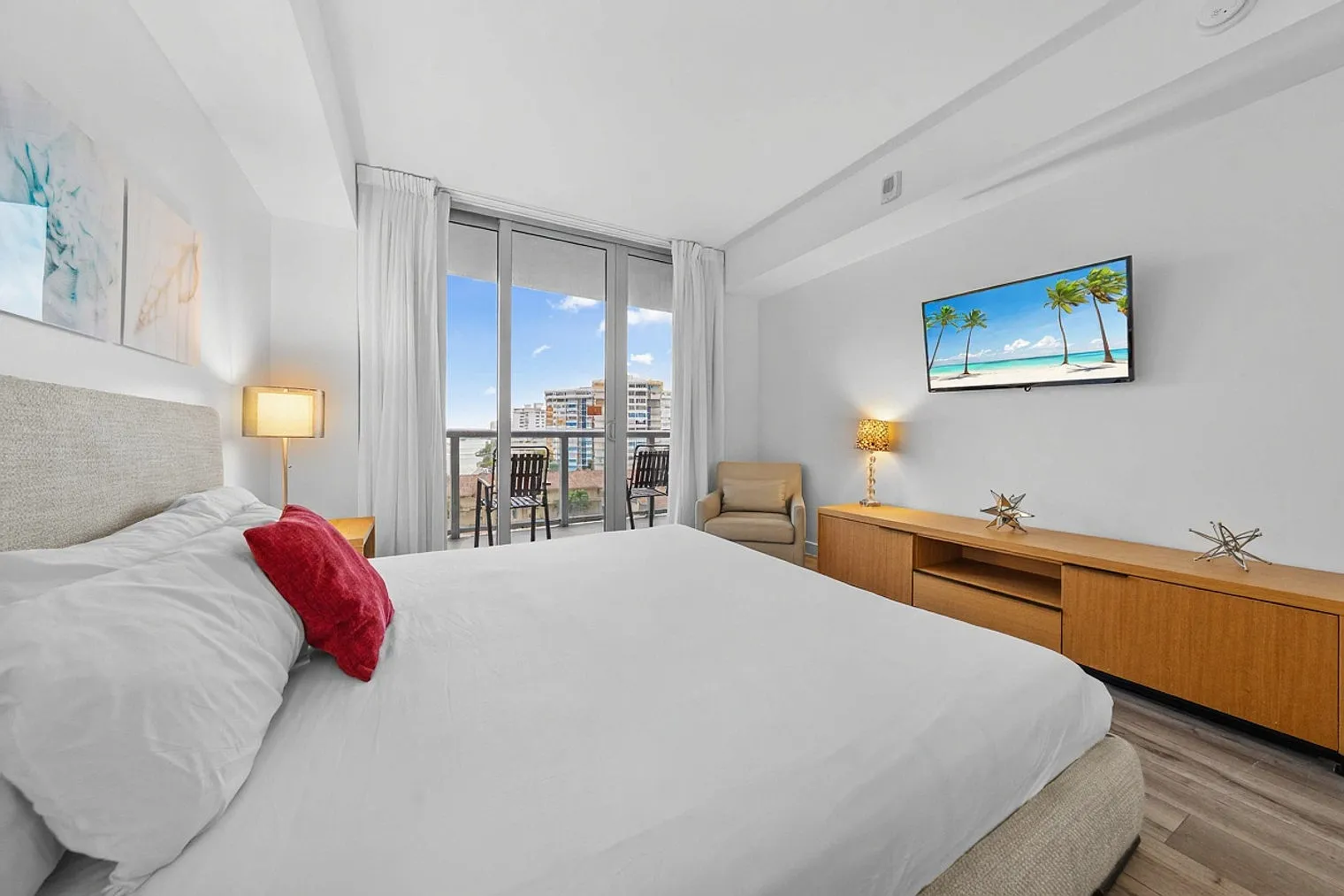 2 bed, 2.0 bath, 699 sqft, $5,100 — Photo 3