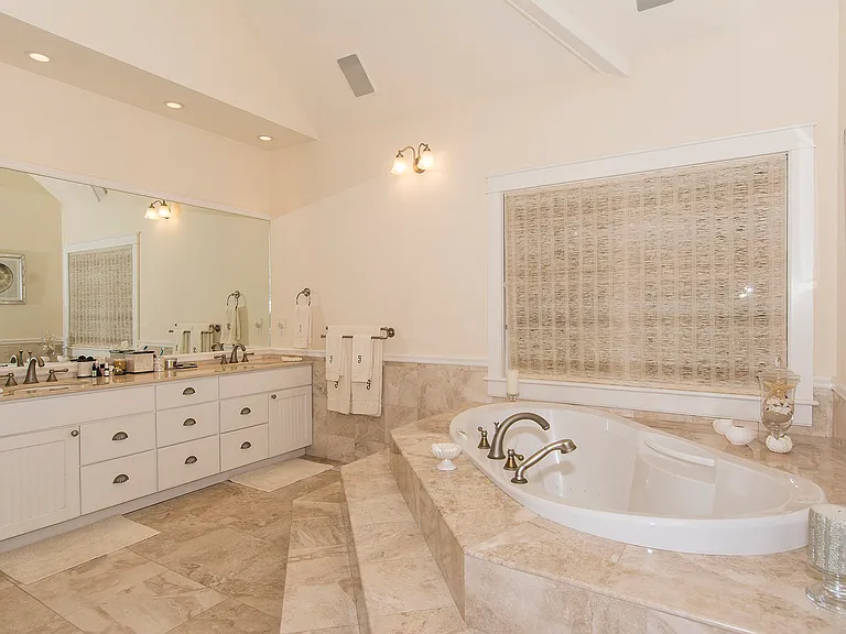 619 Lumber Ln — Photo 9