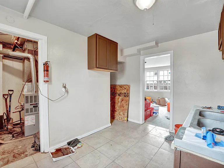28 Blackmore St #28 — Photo 6