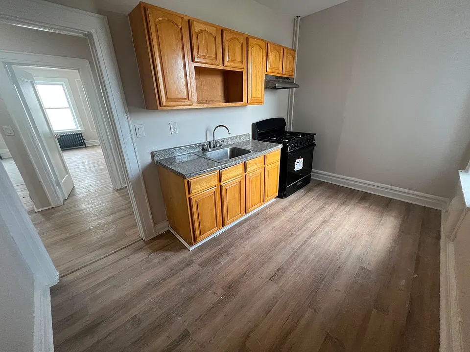 75 N 7th St #302