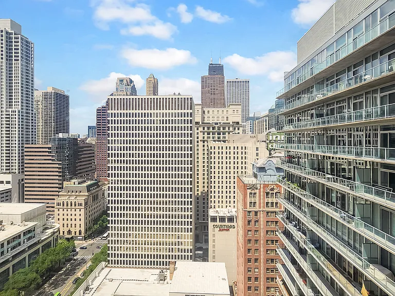535 N Michigan Ave #2710 — Photo 9