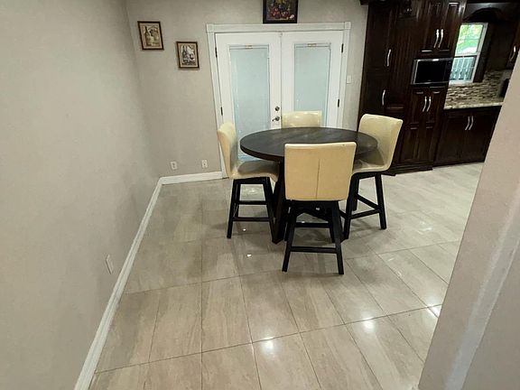 3rd image of 2725 3rd Ave N #3