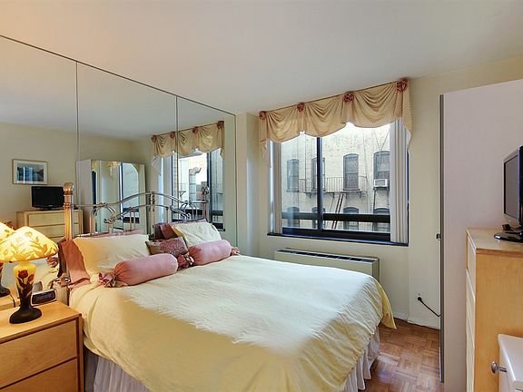 4th image of 171 E 84th St APT 5F