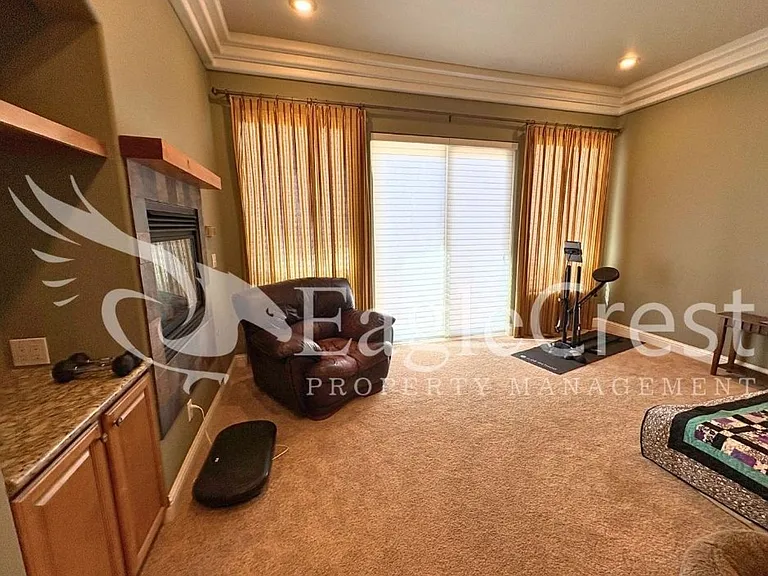 44 Vinehill Dr — Photo 38