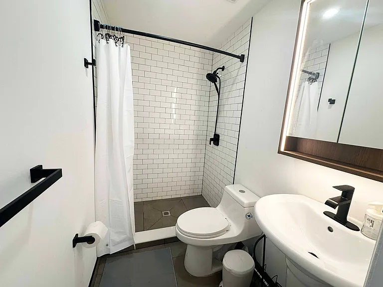 33 Kossuth St #2 — Photo 8