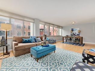 1 E Schiller St APT 3A, Chicago, IL 60610