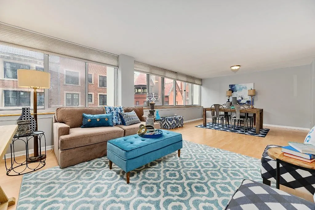 1 E Schiller St APT 6A photo 1