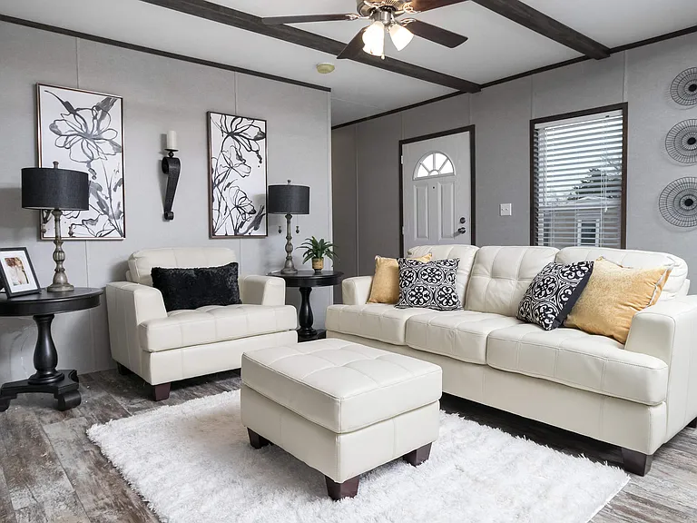 1800 N Live Oak St #69 — Photo 1