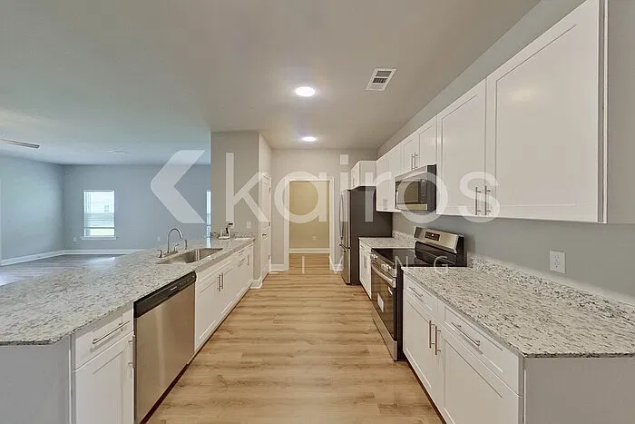 4 bed, 2.0 bath, 1950 sqft, $2,125 — Photo 4