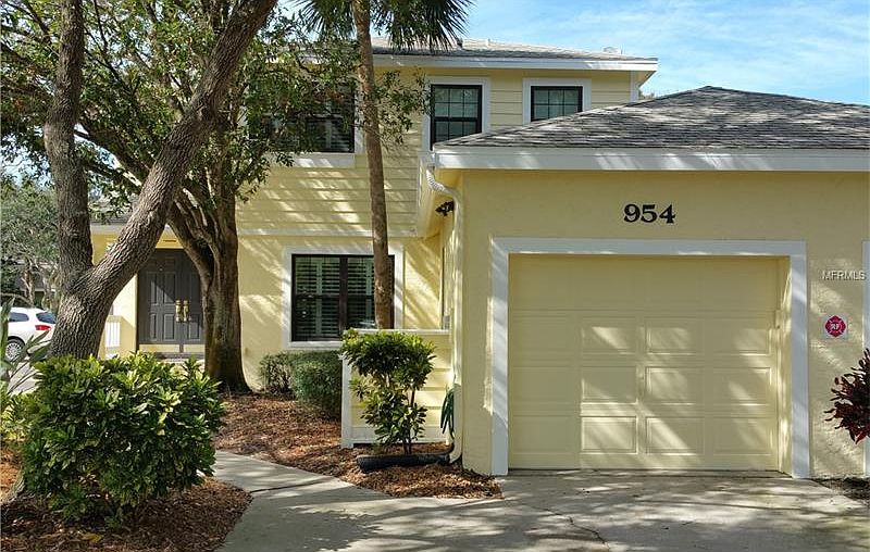 1st image of 954 San Carlos Ct NE