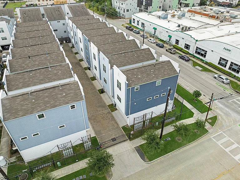 2603 Hutchins St — Photo 35