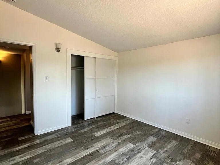 1552 Elm Ave ( F ) — Photo 4