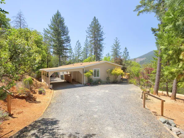 600 Manzanita Dr, Rogue River, OR 97537